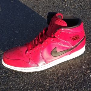 JORDAN RETRO 1 SIZE 13 RED